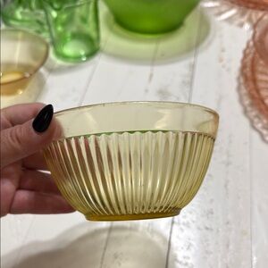 vintage amber/yellow ribbed glass mixing bowl,  Federal Glass Company 1930s